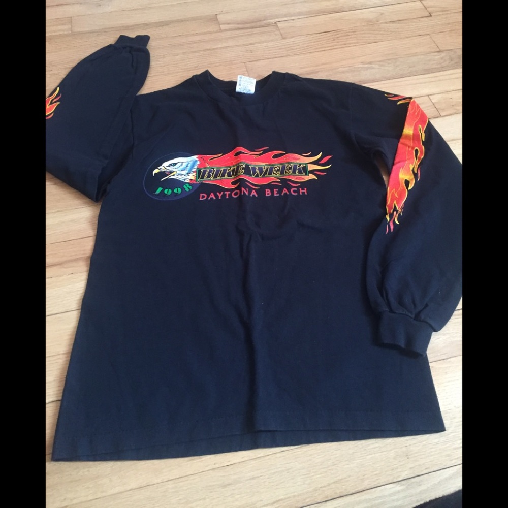➡️2/$50❗️⬅️ EUC! Women’s long sleeve Bike Week shirt !🏍